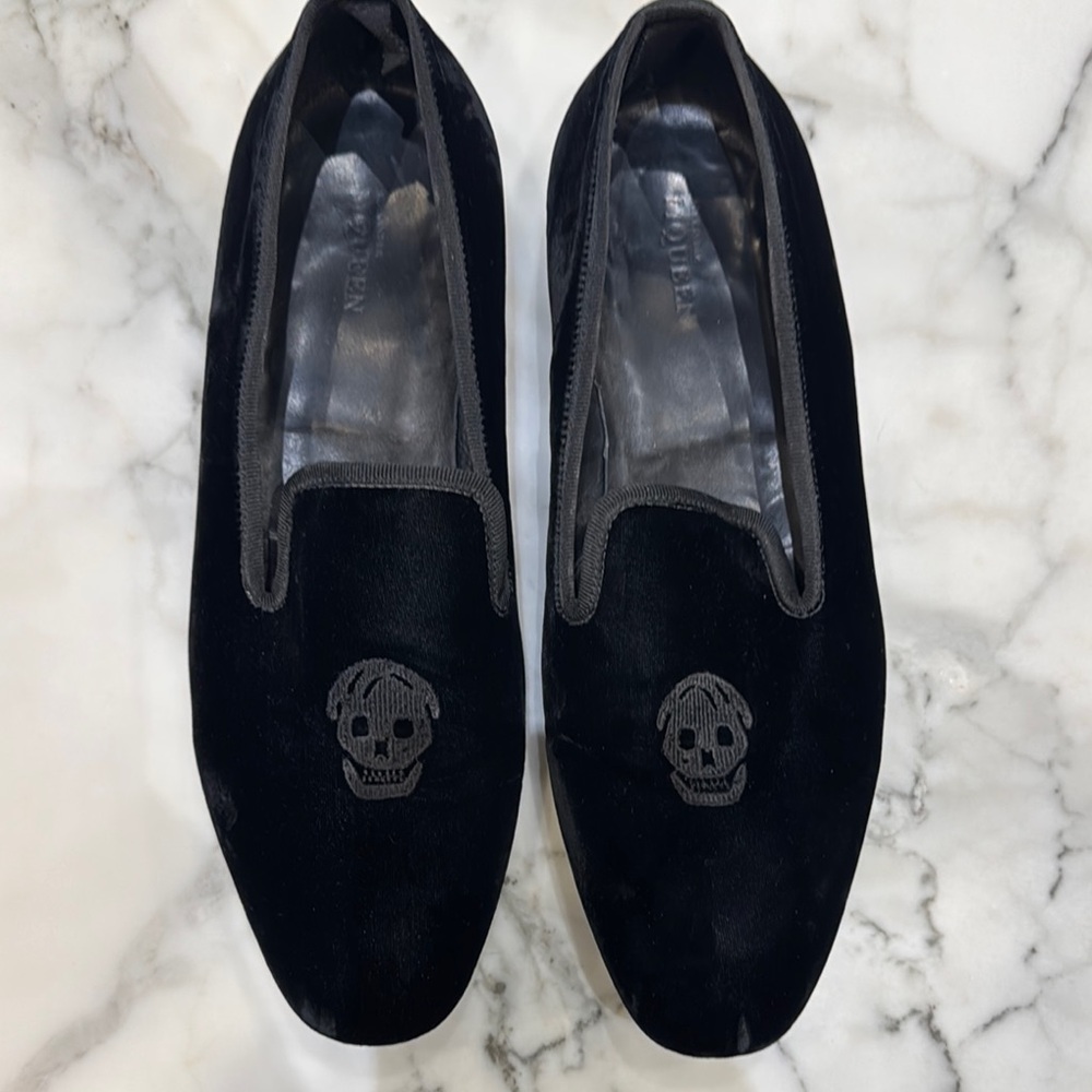 Men's Alexander McQueen Black Velvet Skull Loafers